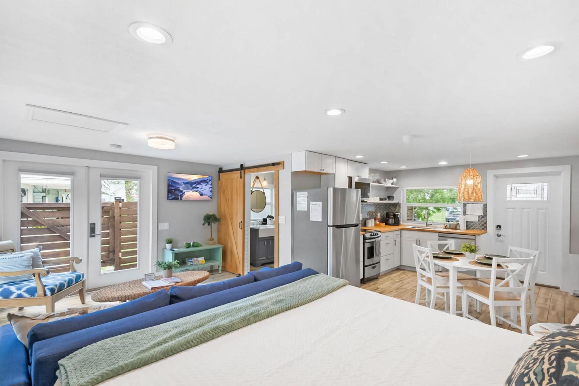 Coral Cottage, Stylish Studio Suite On Canal, Walkable To Beach, Private Parking Сент-Огастин Экстерьер фото