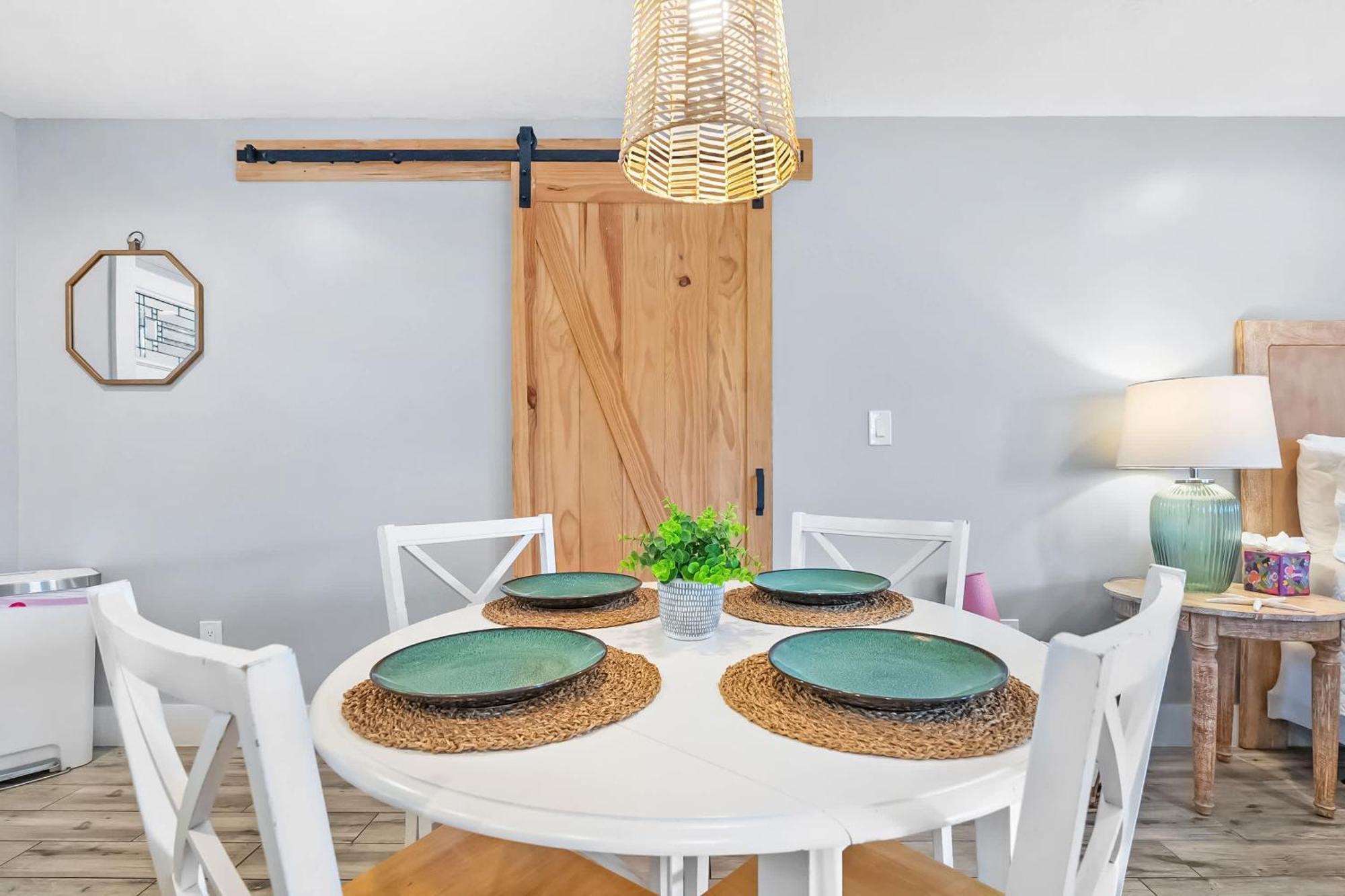 Coral Cottage, Stylish Studio Suite On Canal, Walkable To Beach, Private Parking Сент-Огастин Экстерьер фото