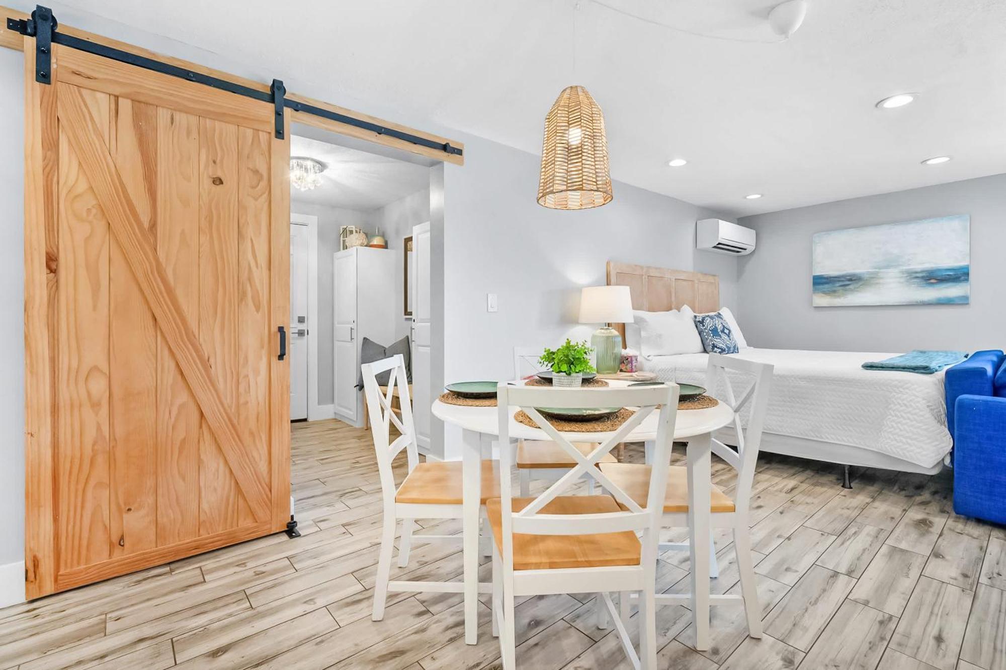 Coral Cottage, Stylish Studio Suite On Canal, Walkable To Beach, Private Parking Сент-Огастин Экстерьер фото