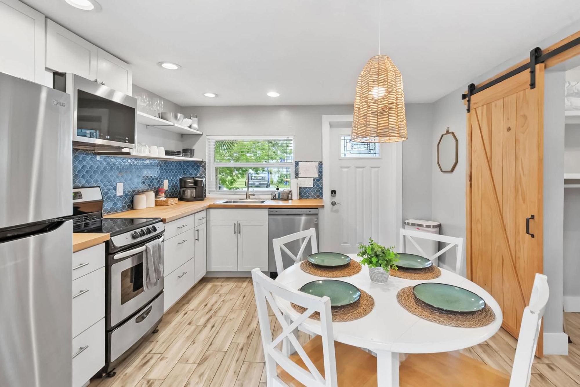 Coral Cottage, Stylish Studio Suite On Canal, Walkable To Beach, Private Parking Сент-Огастин Экстерьер фото